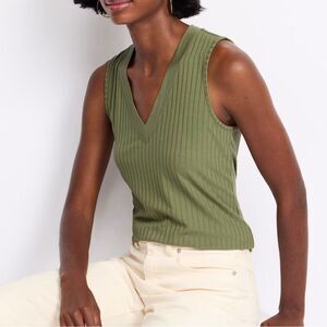 NINE BRITTON Ailee Rib V neck Tank with Side Slits Green Medium NWT STITCH FIX